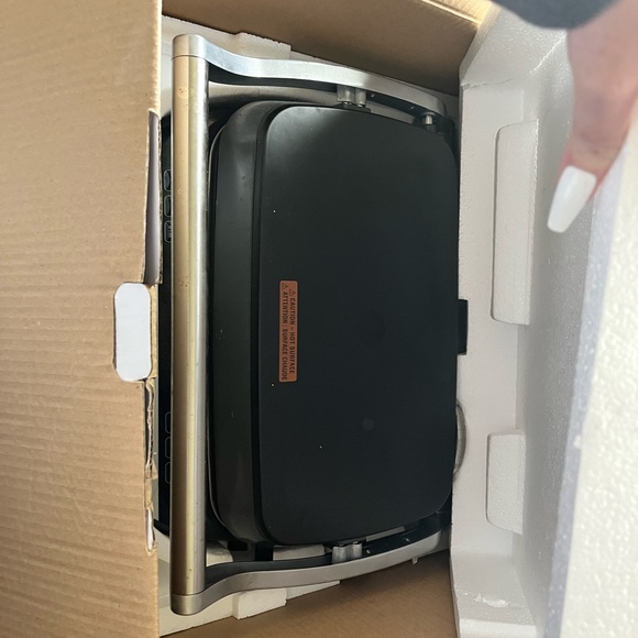 Pampered Chef deluxe electric grill and griddle - Picture 2 of 5